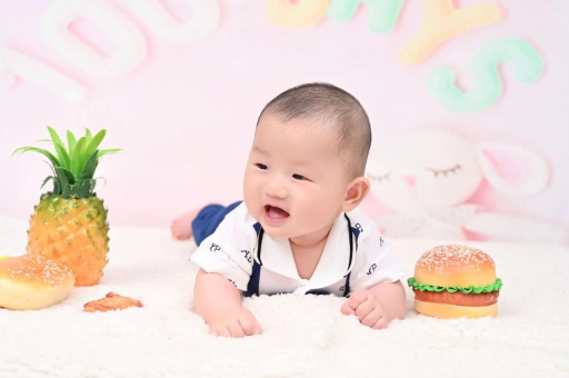 烟台宝宝在妈妈肚子里